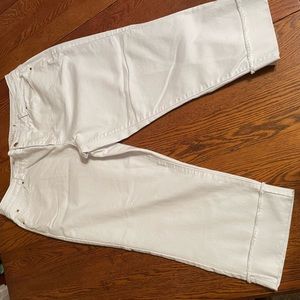 Jennifer Lopez white crop jeans 18